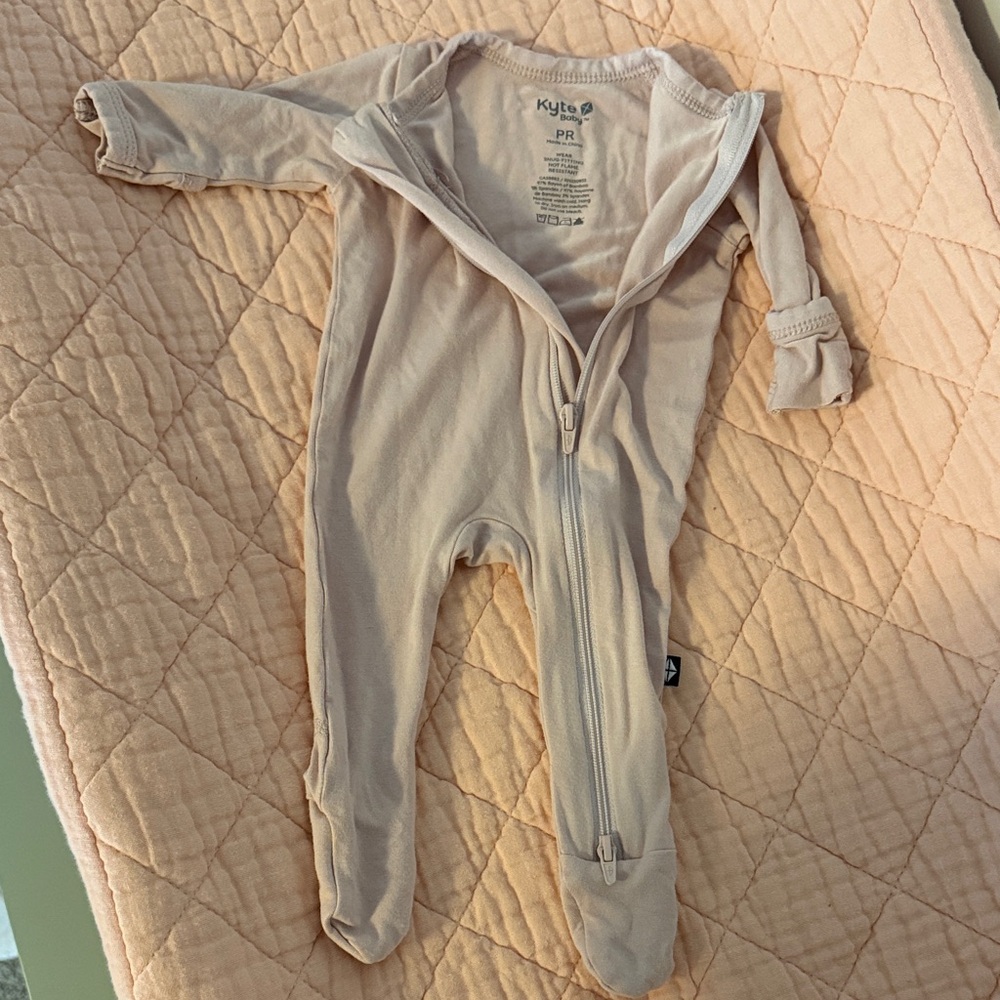 Kyte BABY Light Pink Onesie